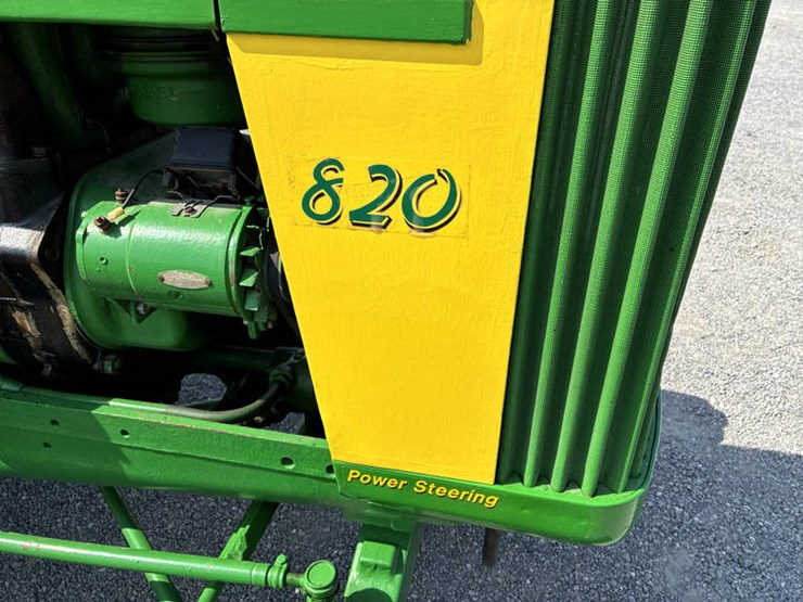 1958-john-deere-820-image-11