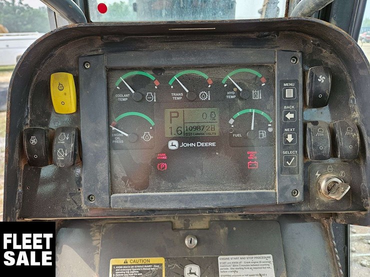 2013-deere-850j-image-31