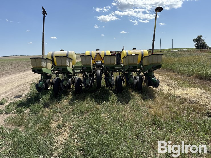 john-deere-7000-image-6