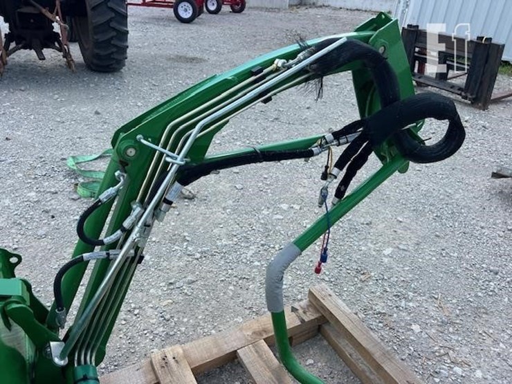 2021-john-deere-120-image-8