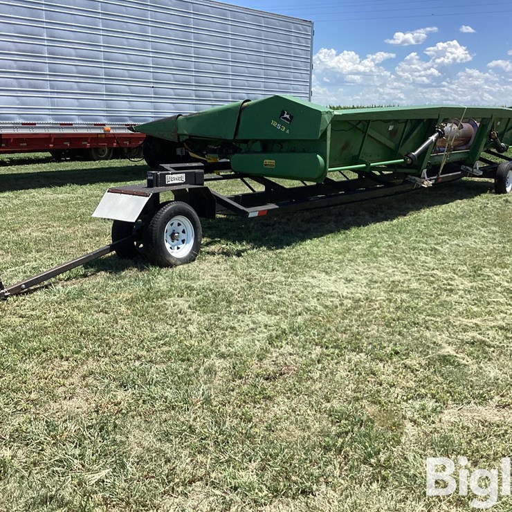 JOHN DEERE 1253A