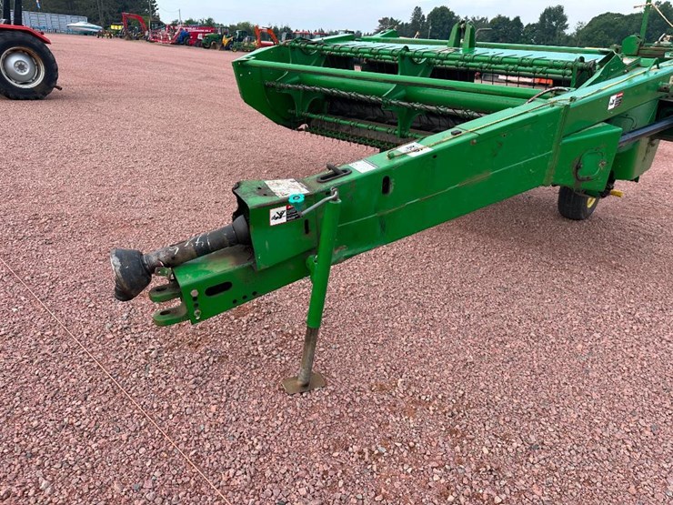 john-deere-820-image-9