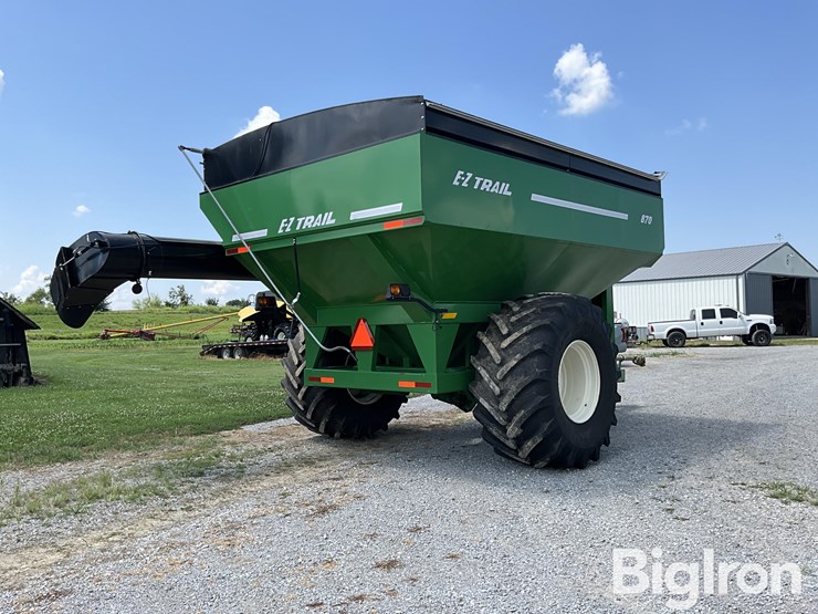 2019-e-z-trail-870-grain-cart-image-5