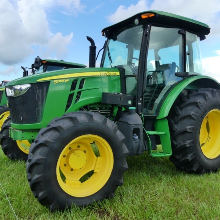 2015 JOHN DEERE 5085M