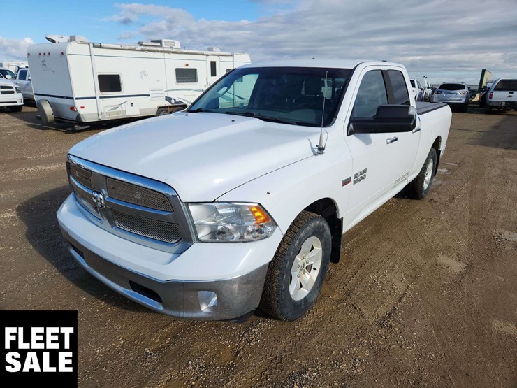 2014-ram-1500-slt-image-1