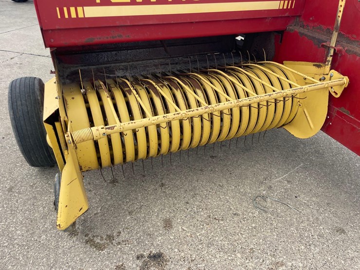 new-holland-311-image-32