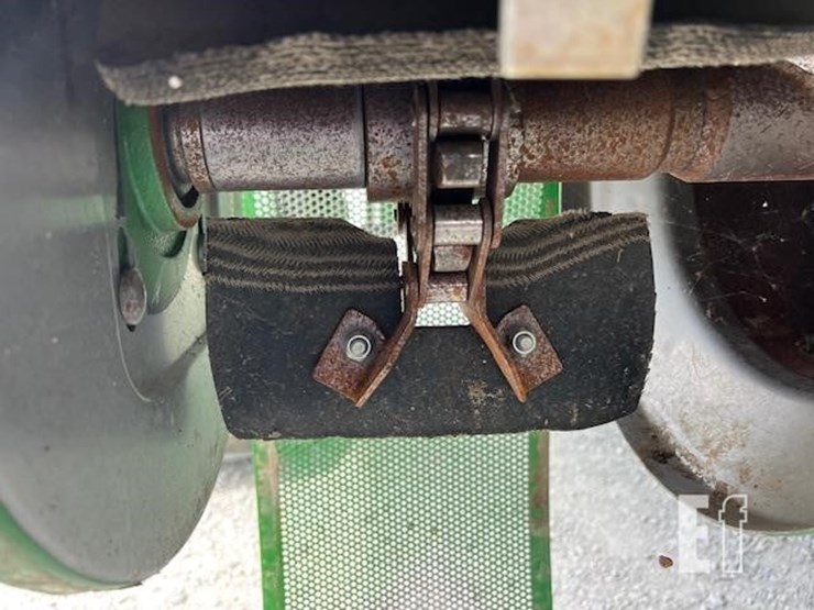2014-john-deere-s670-image-28