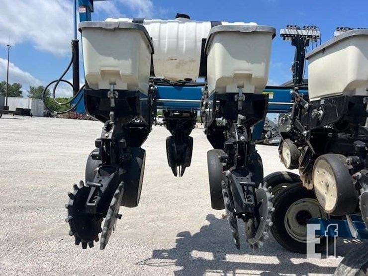 2001-kinze-3500-image-19