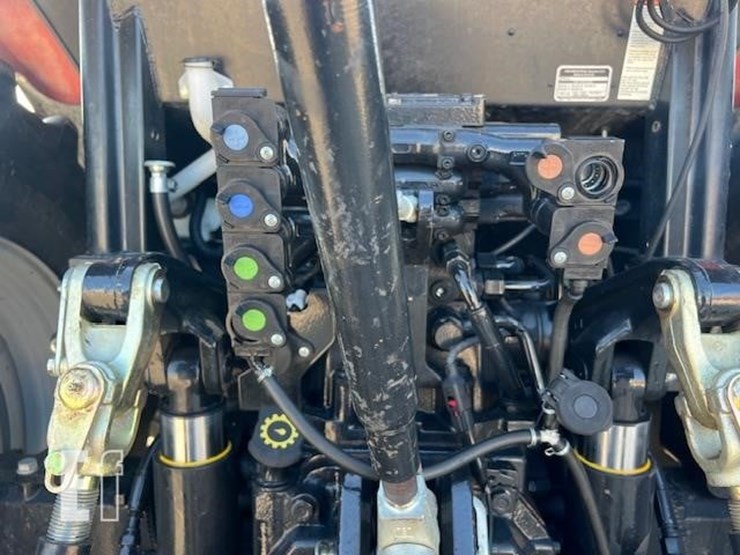 2020-case-ih-maxxum-150-image-22