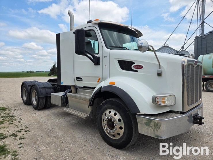 2016-peterbilt-567-image-3