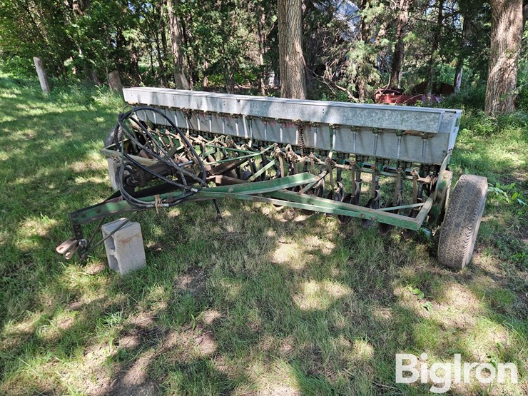 john-deere-b-image-1