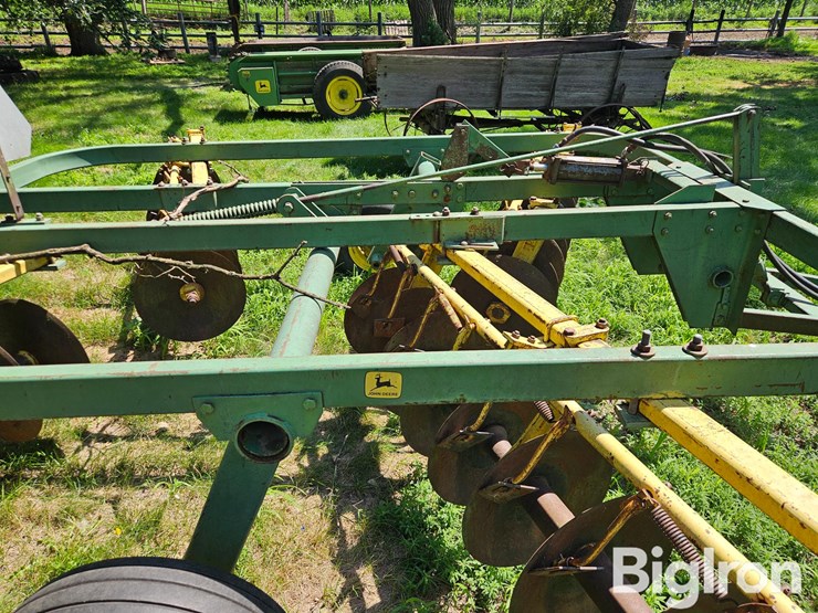john-deere-110-image-12