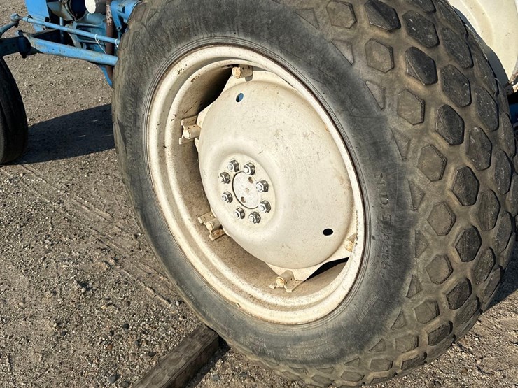 ford-3000-image-11
