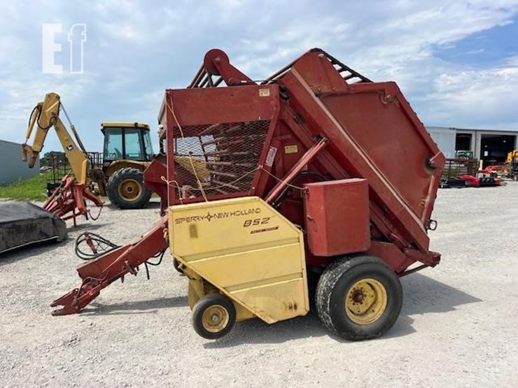 new-holland-852-image-2