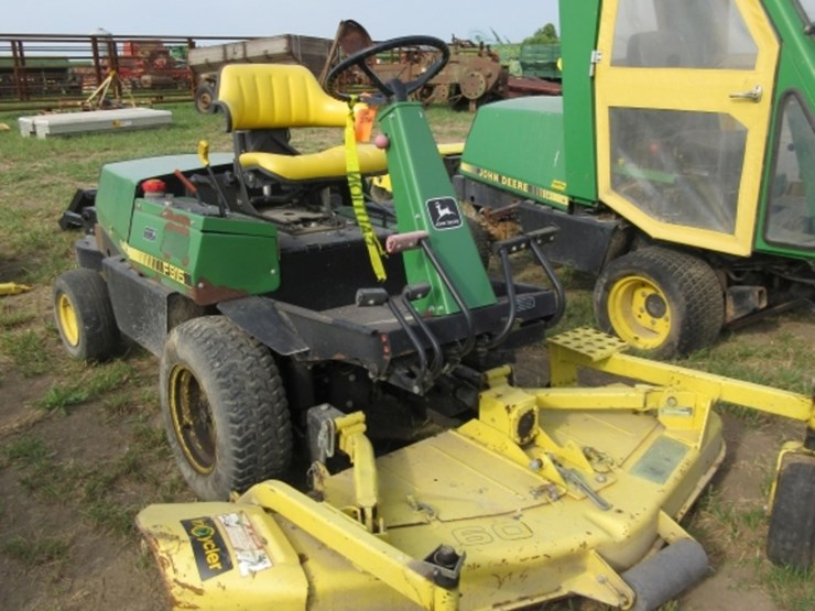 john-deere-f915-image-1