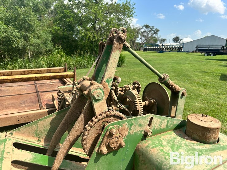 john-deere-224-image-12