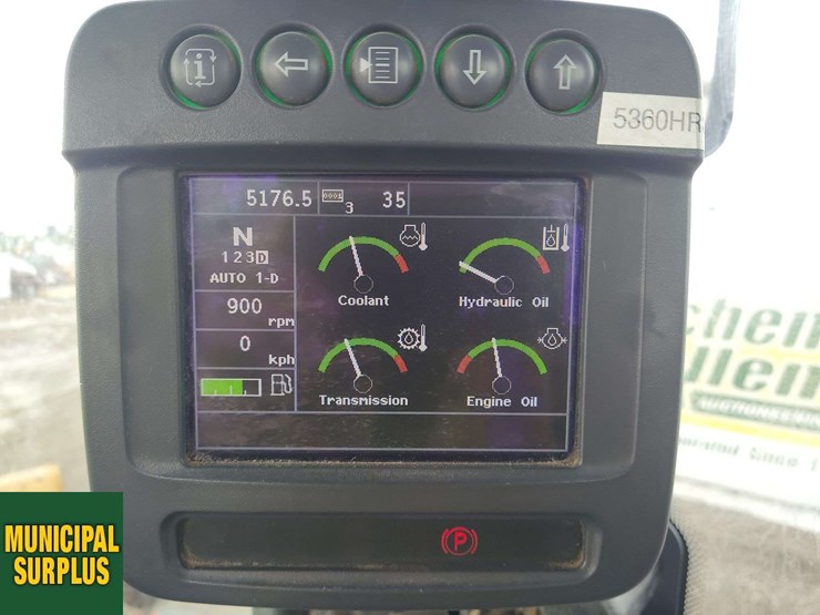 2017-deere-724k-image-25