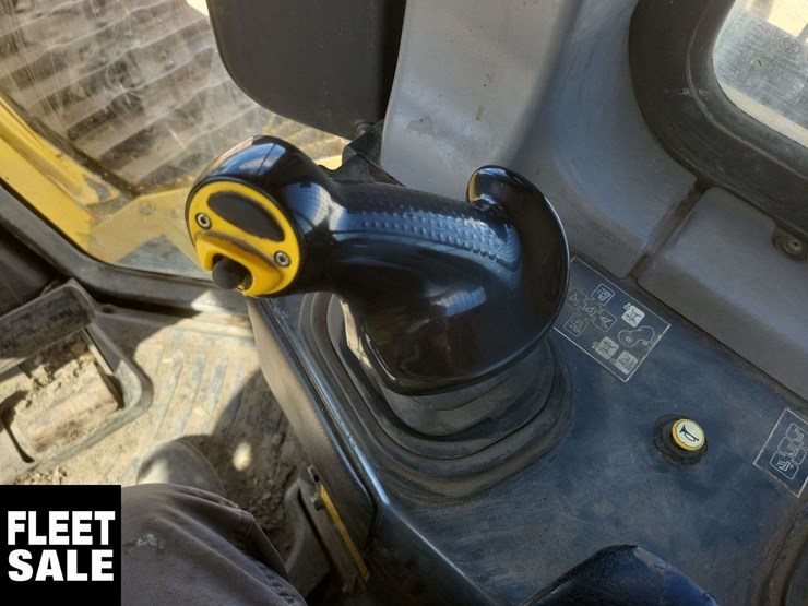 2013-komatsu-d65px--17-image-11