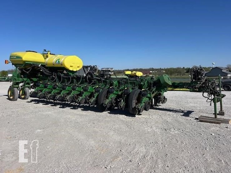 2009-john-deere-1770nt-image-10