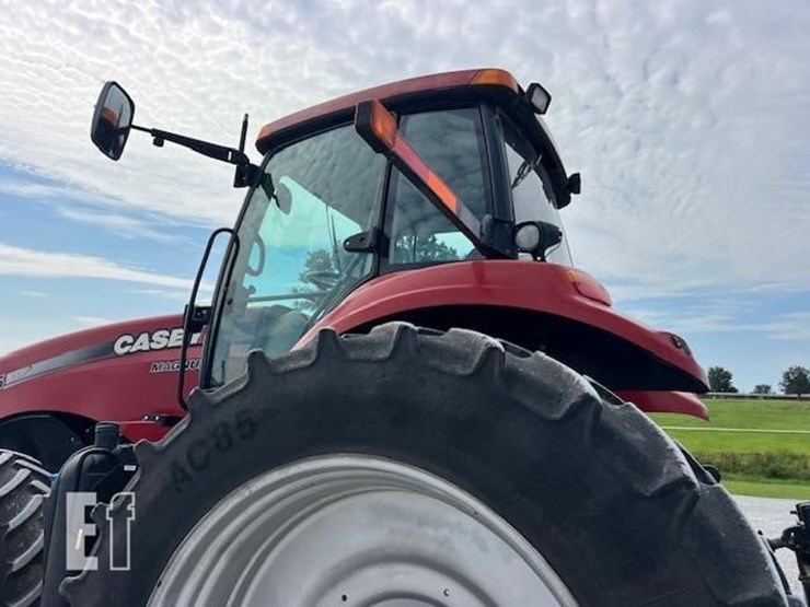 2014-case-ih-magnum-315-image-25