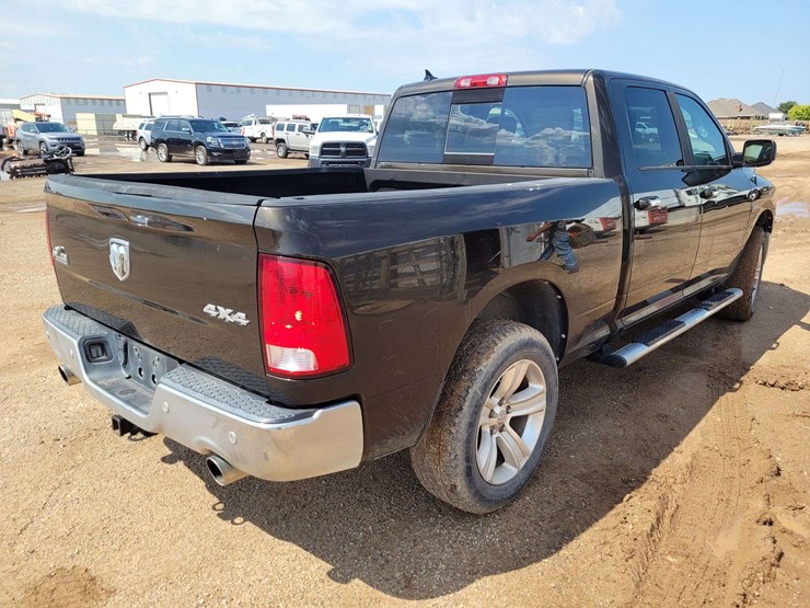 2014-ram-1500-slt-image-3