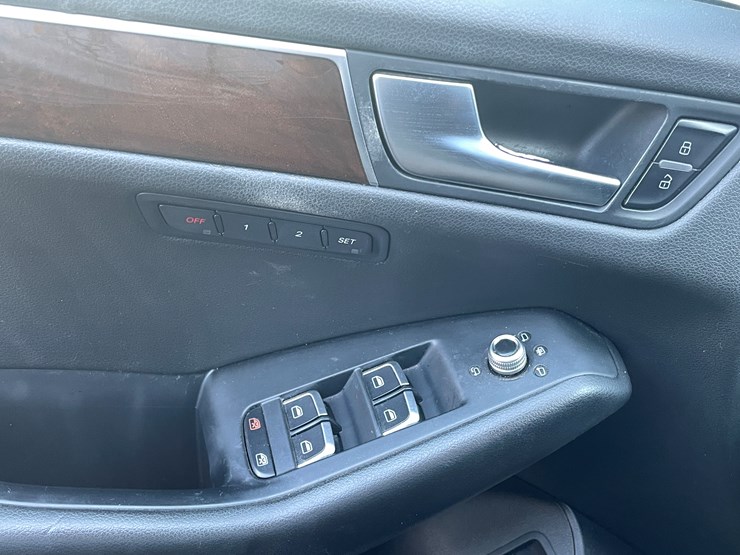 2010-audi-q5-image-29
