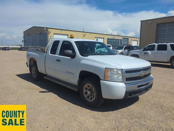 2011-chevrolet-silverado-1500-image-2