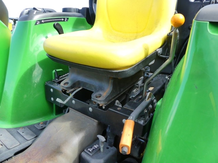 john-deere-3038e-image-10