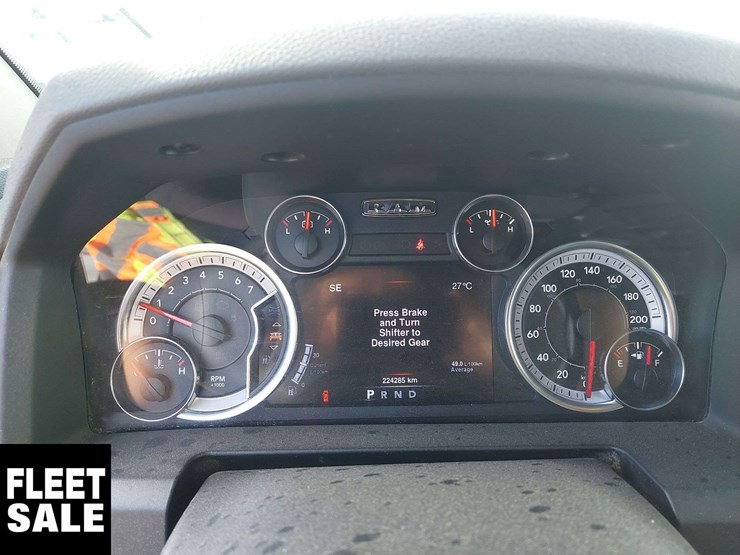 2013-ram-1500-slt-image-8