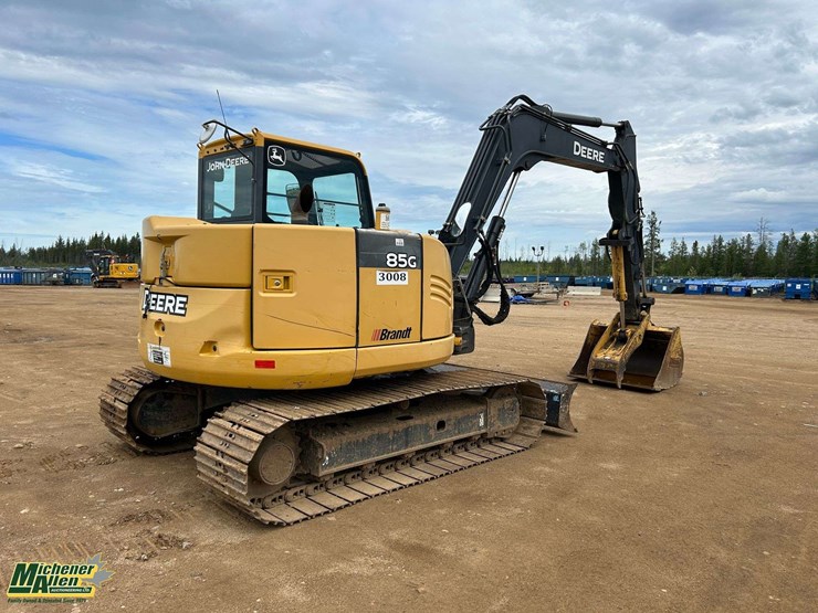 2014-deere-85g-image-4