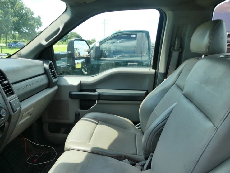 2019-ford-f350-xl-image-13