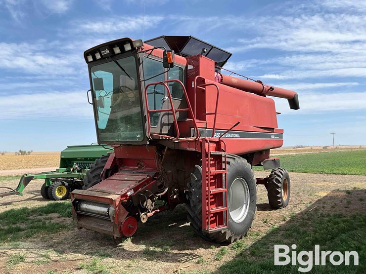 1990-case-ih-1680-image-1