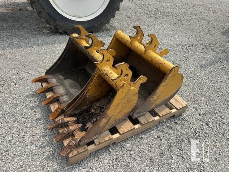2014-deere-35g-image-35