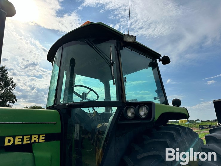 1989-john-deere-4755-image-10