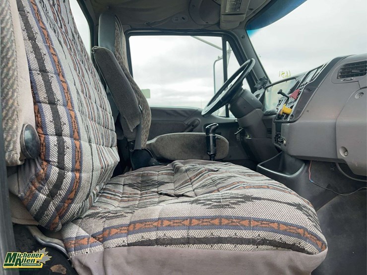 1998-ford-9500-image-13