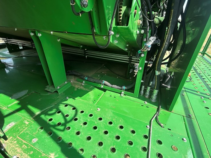 2016-john-deere-cs690-image-26