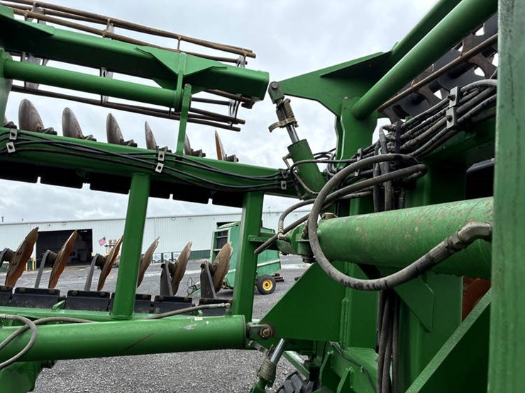 2020-john-deere-2680h-image-34