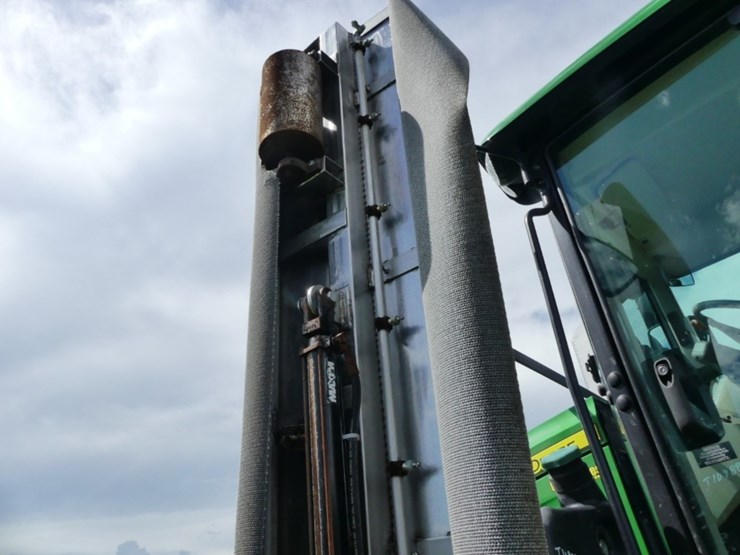 2024-john-deere-6110m-image-11