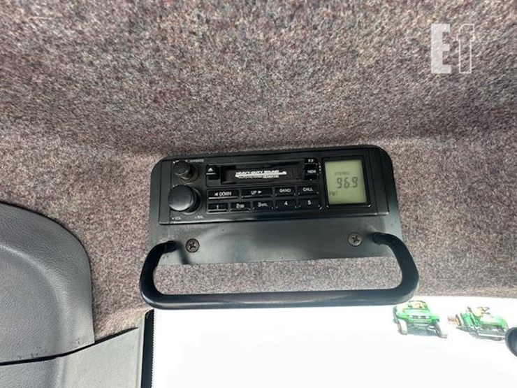 new-holland-8970-image-27