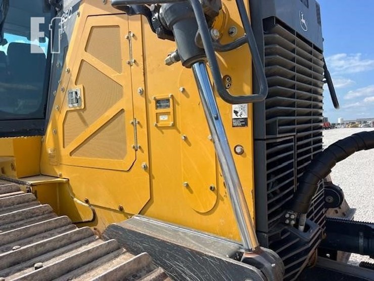 2021-deere-850l-wlt-image-16