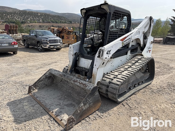 2019-bobcat-t740-image-1