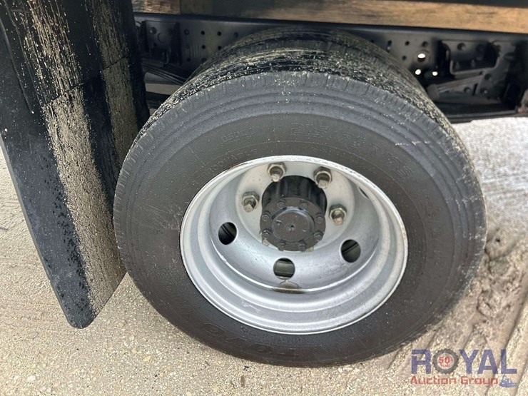 2013-mitsubishi-fuso-fec92s-image-24