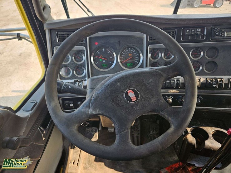 2009-kenworth-t800-image-9