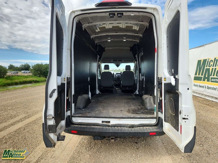 2019-ford-transit-image-27
