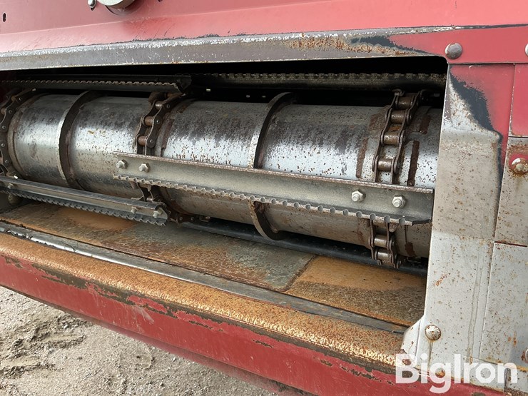 2011-case-ih-6088-image-12