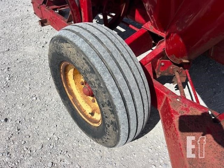 new-holland-353-image-20
