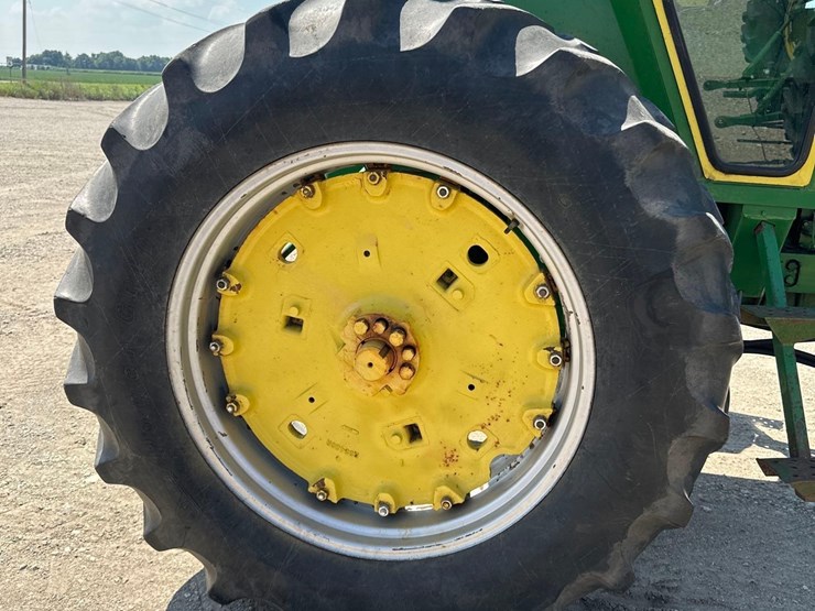 john-deere-4320-image-5
