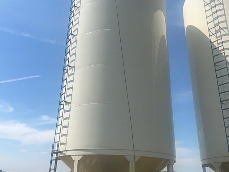 concept-5,000-bushel-hopper-bin,-fully-equipped-with-agi-grainguard-bin-fan-with-7.5-hp-three-phase-electric-motor-image-10