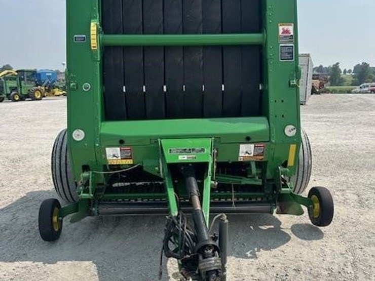 2009-john-deere-568-image-8