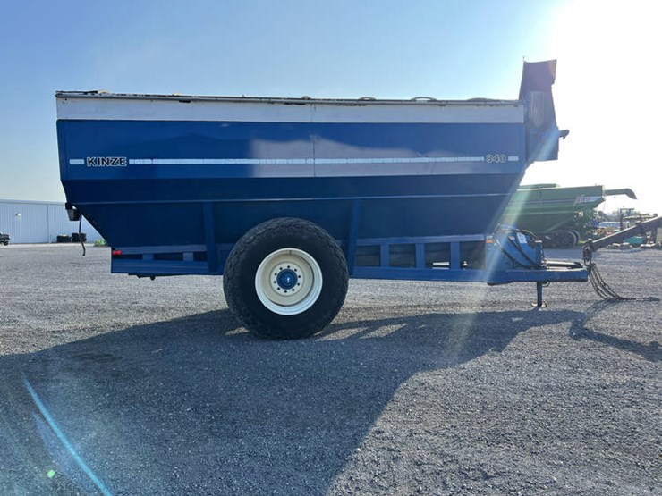 1997-kinze-840-image-8
